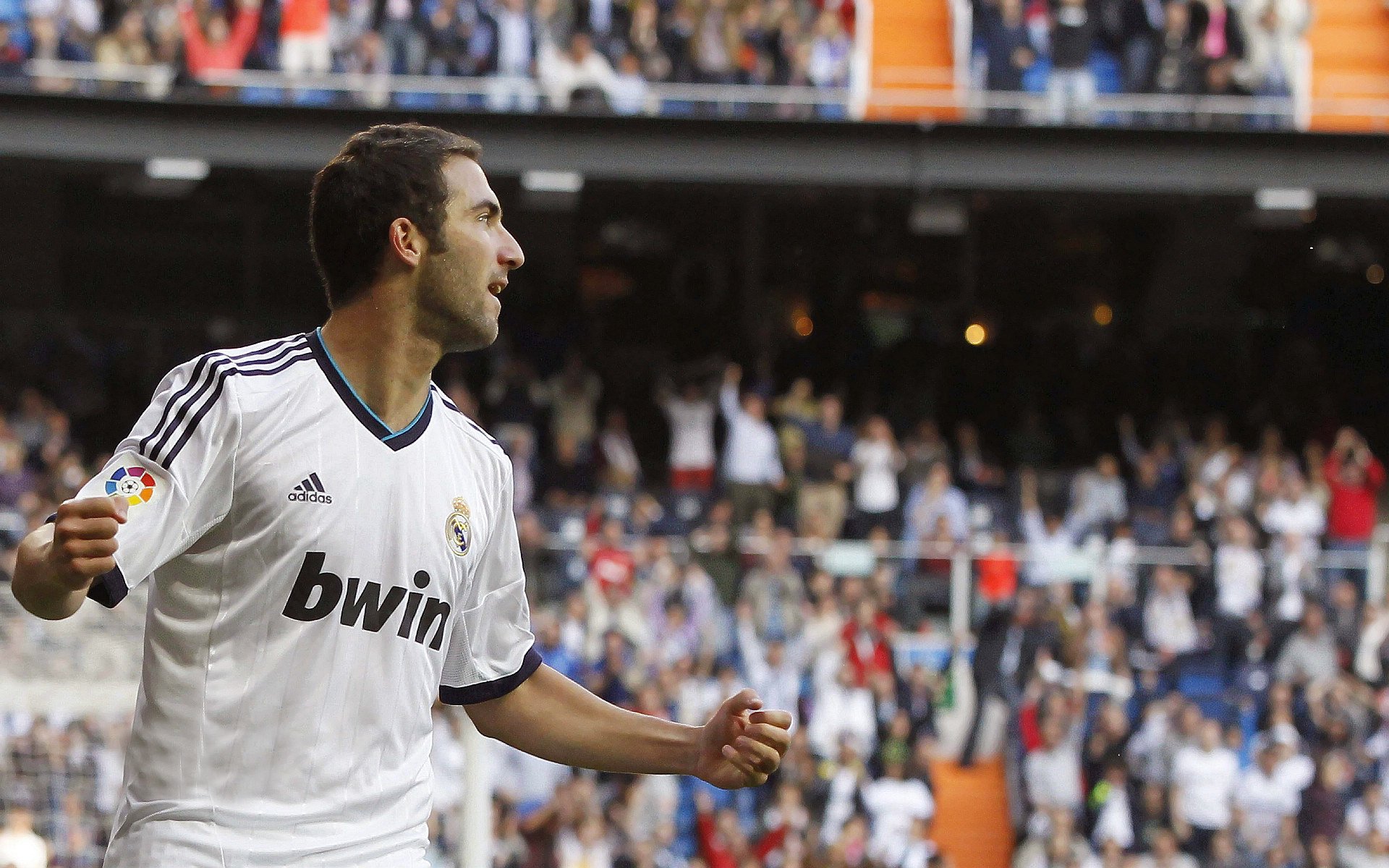 “中超联赛新赛季门票销售火爆，观众踊跃”，2021赛季中超门票